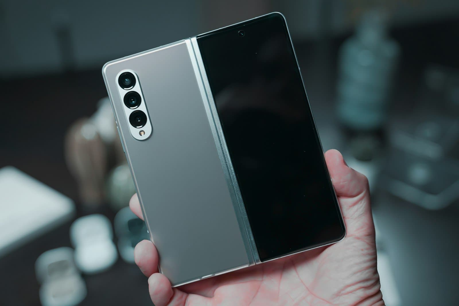 Pixel 11 Pro vs iPhone 18 Pro Which Flagship Should You Buy